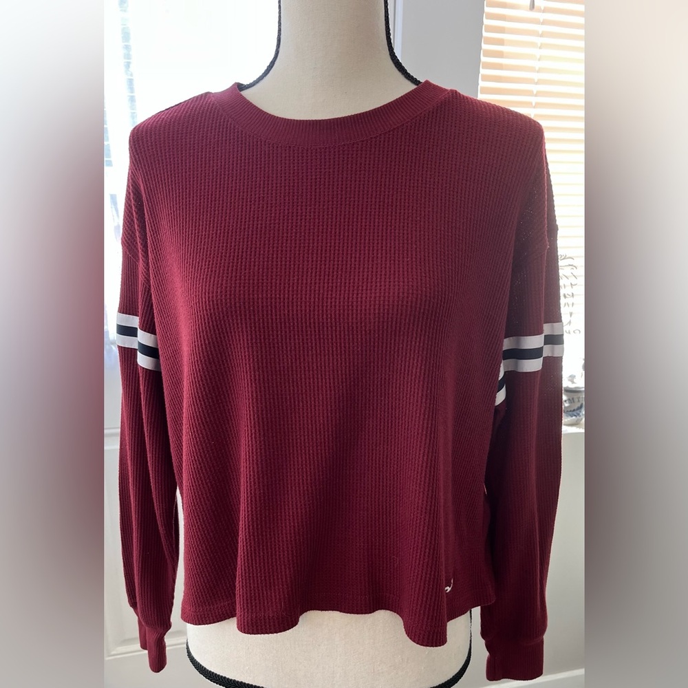 WOMEN’S HOLLISTER THERMAL BOYFRIEND TEE